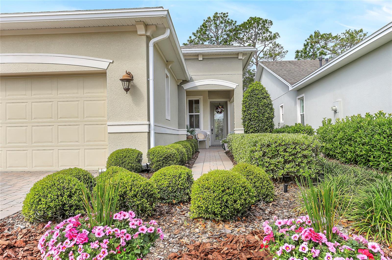 1684 VICTORIA GARDENS DRIVE