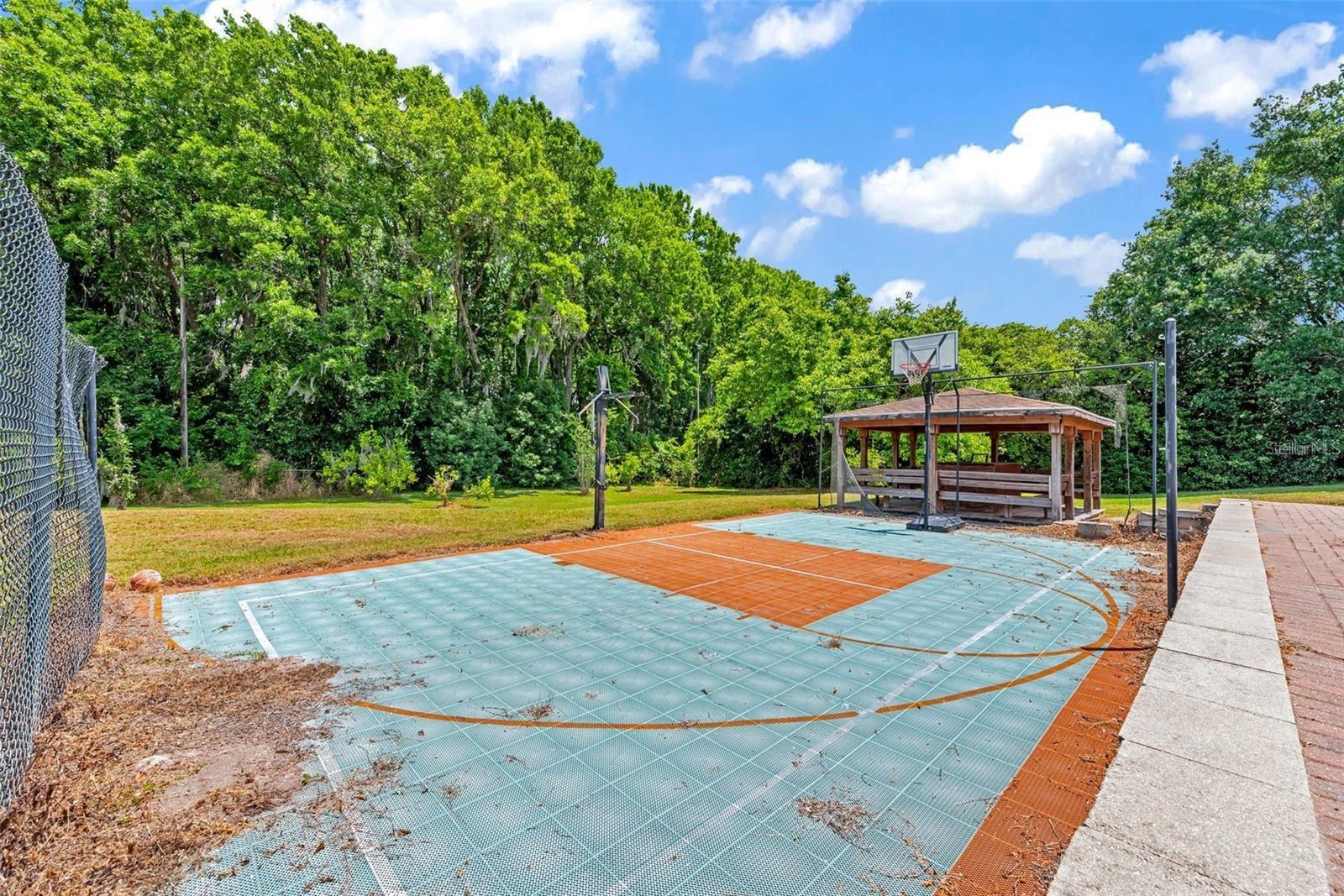 LAKE ROPER POINTE - Residential