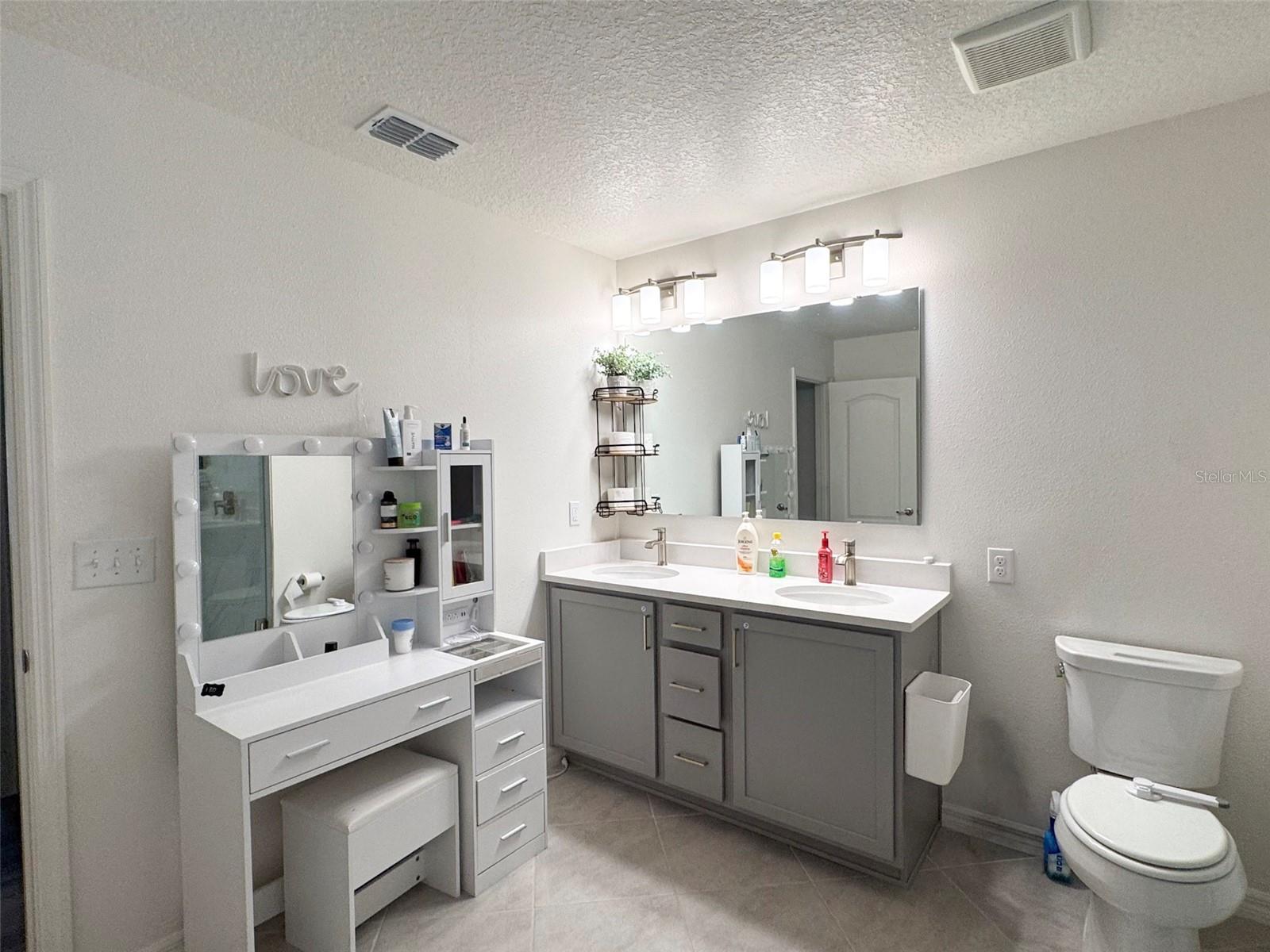 LAKE LUCERNE II - Residential Lease