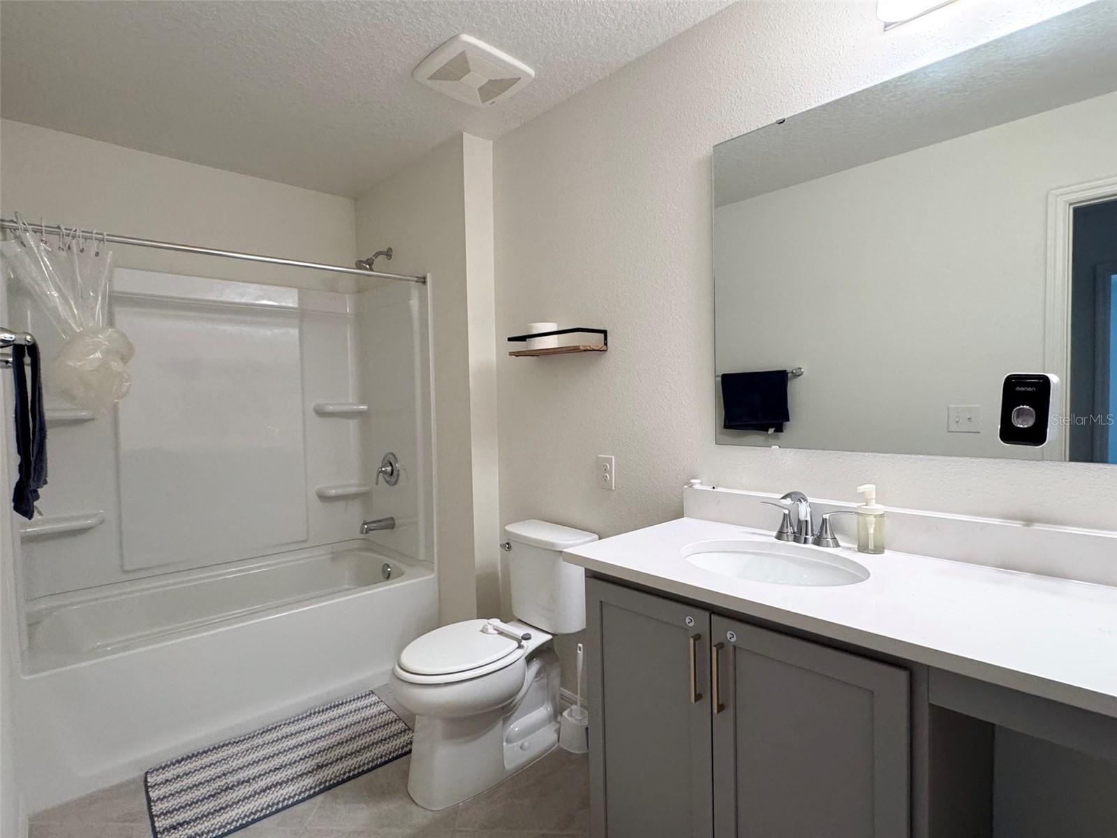 LAKE LUCERNE II - Residential Lease