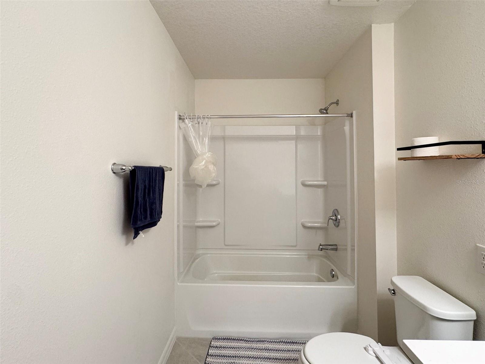 LAKE LUCERNE II - Residential Lease