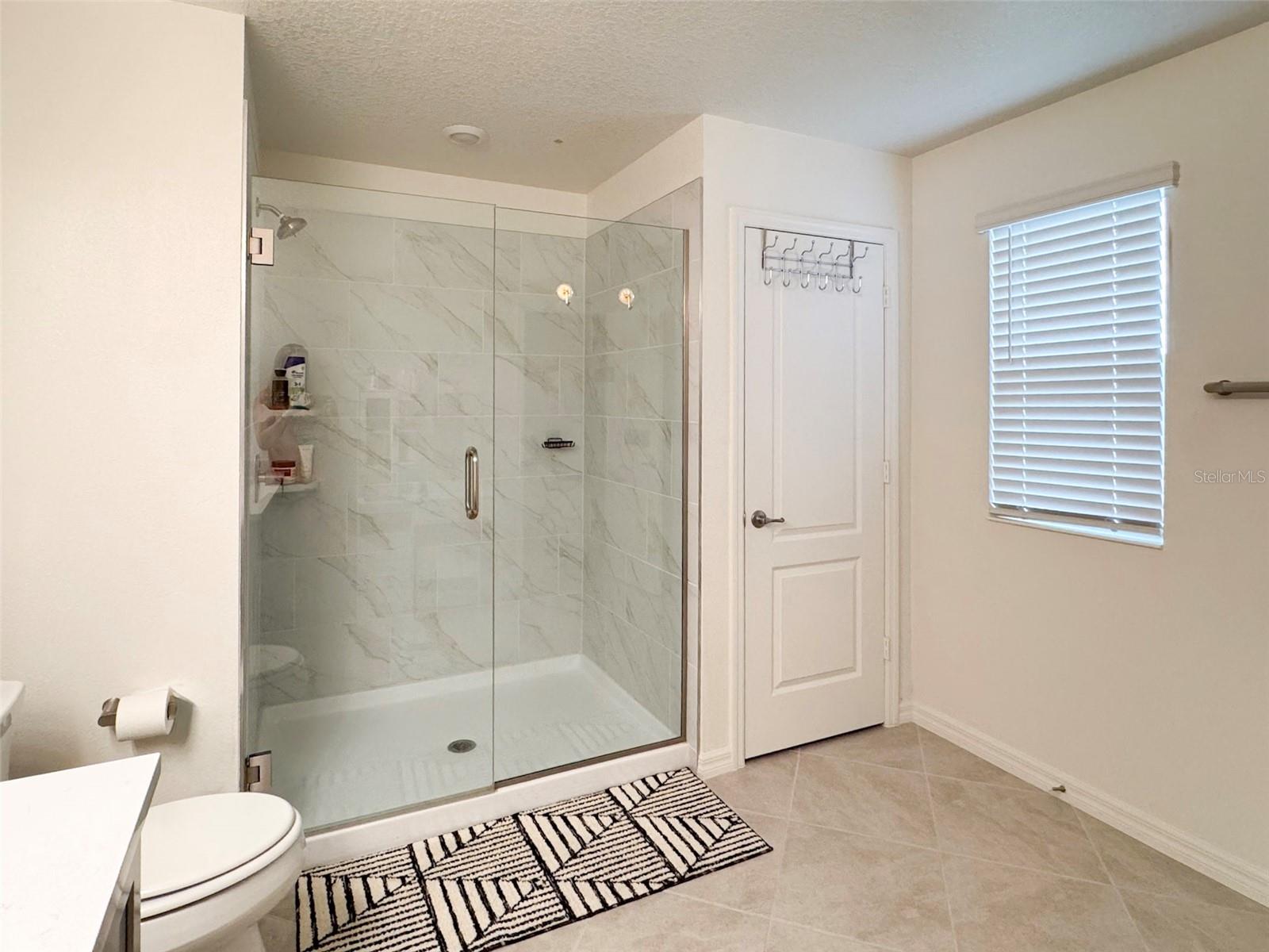 LAKE LUCERNE II - Residential Lease