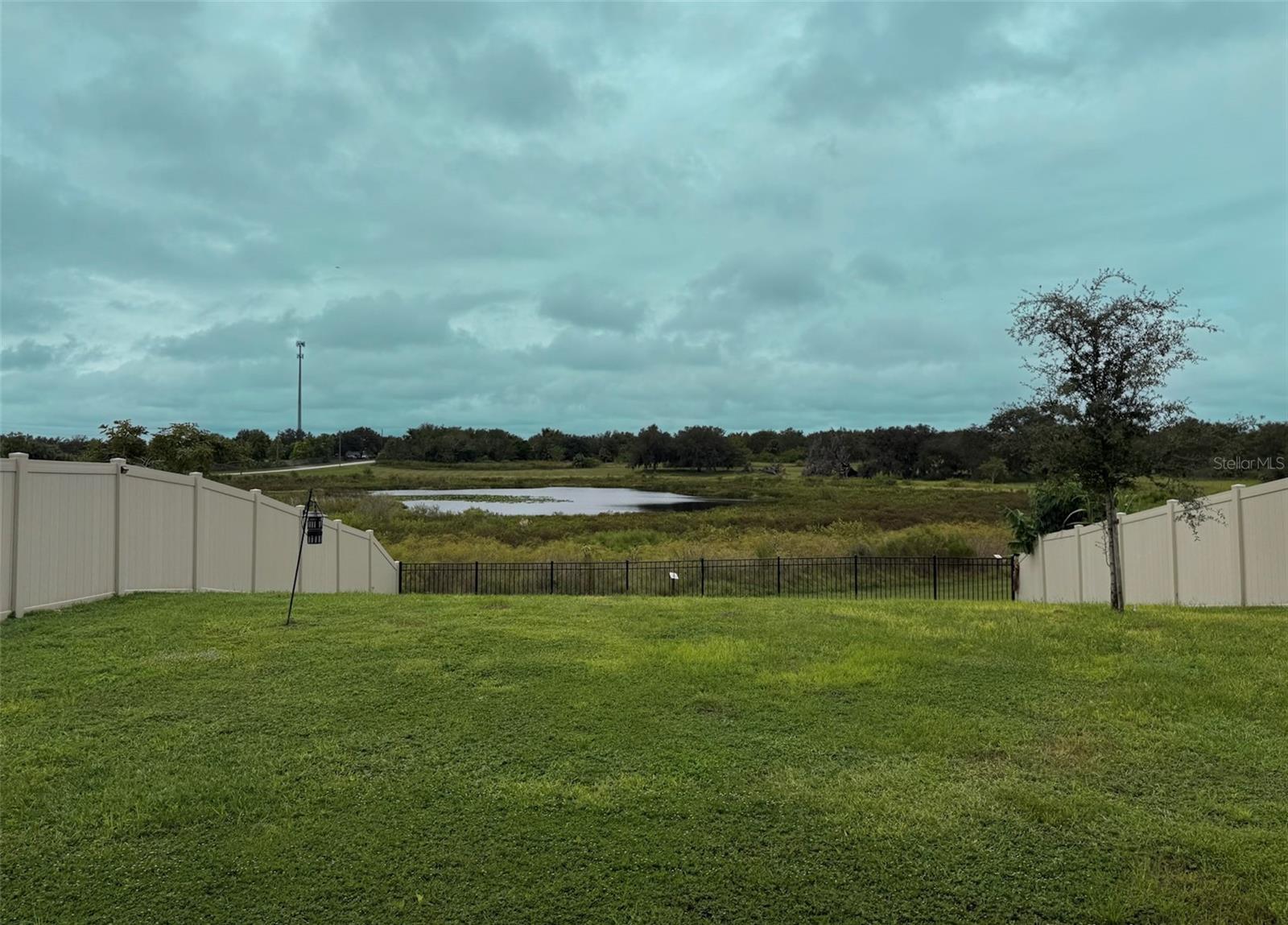 LAKE LUCERNE II - Residential Lease