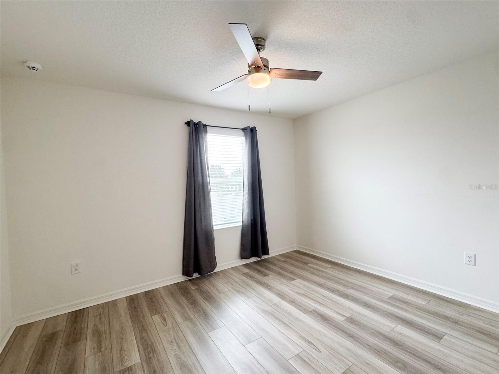 LAKE LUCERNE II - Residential Lease