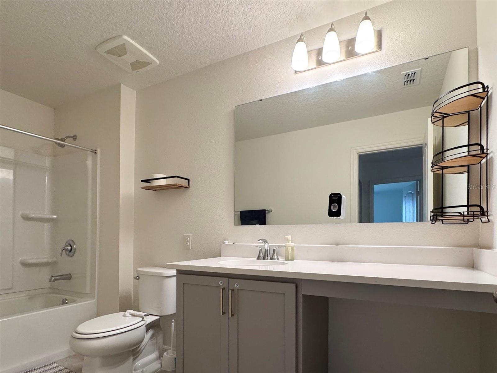 LAKE LUCERNE II - Residential Lease