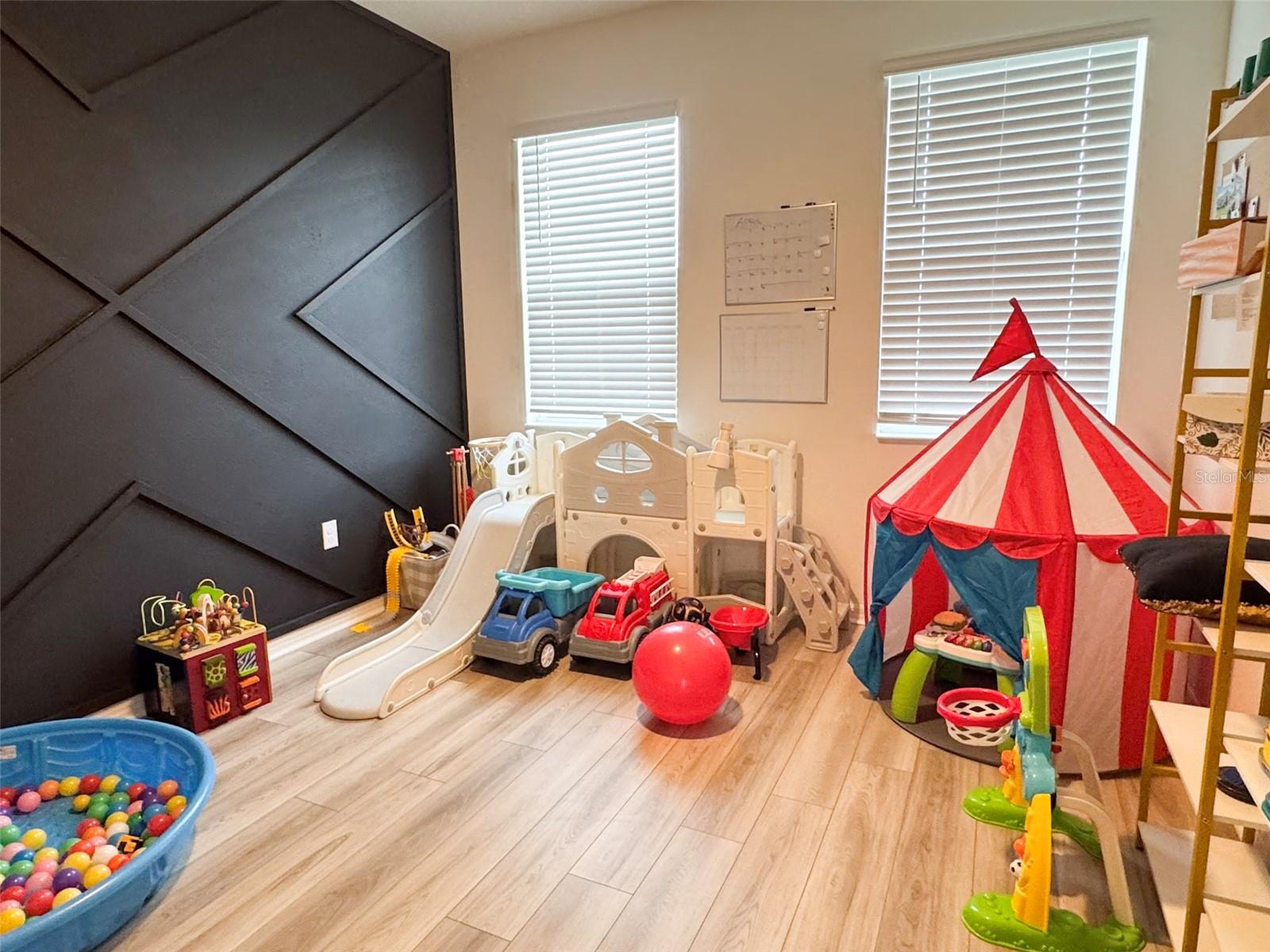 LAKE LUCERNE II - Residential Lease