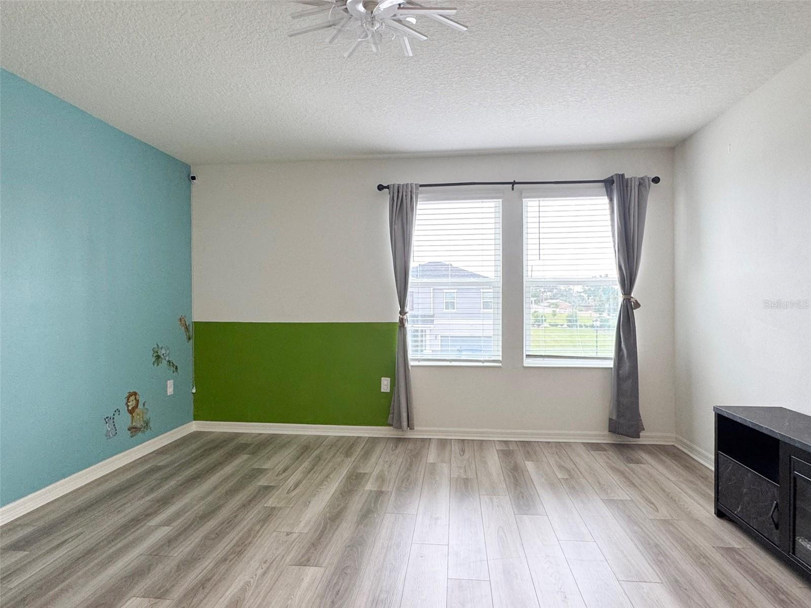 LAKE LUCERNE II - Residential Lease