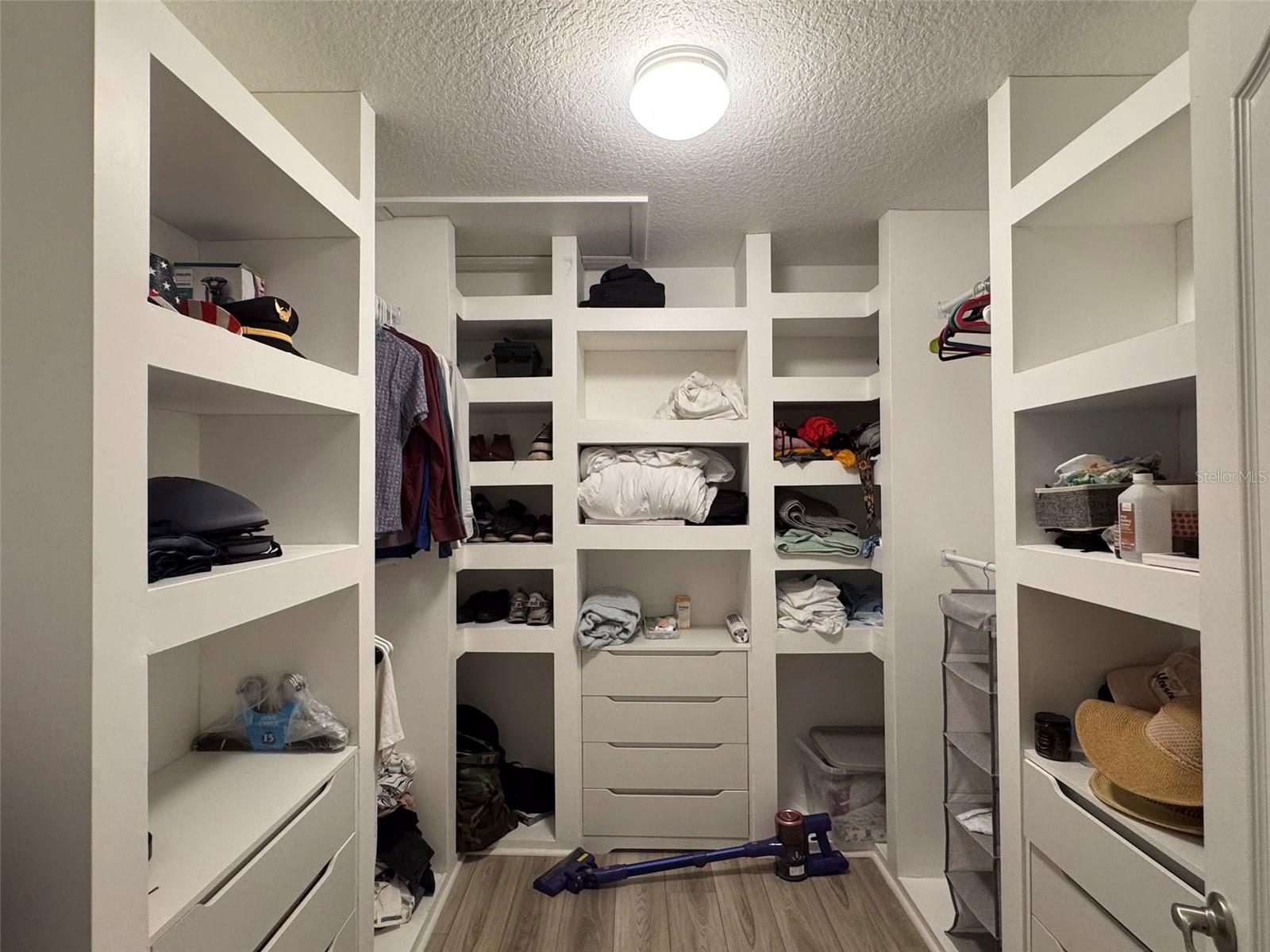 LAKE LUCERNE II - Residential Lease