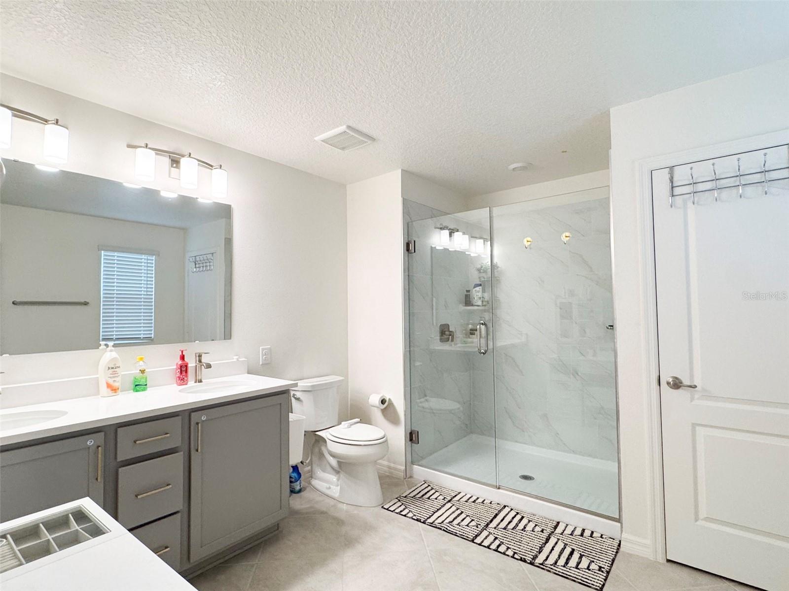 LAKE LUCERNE II - Residential Lease