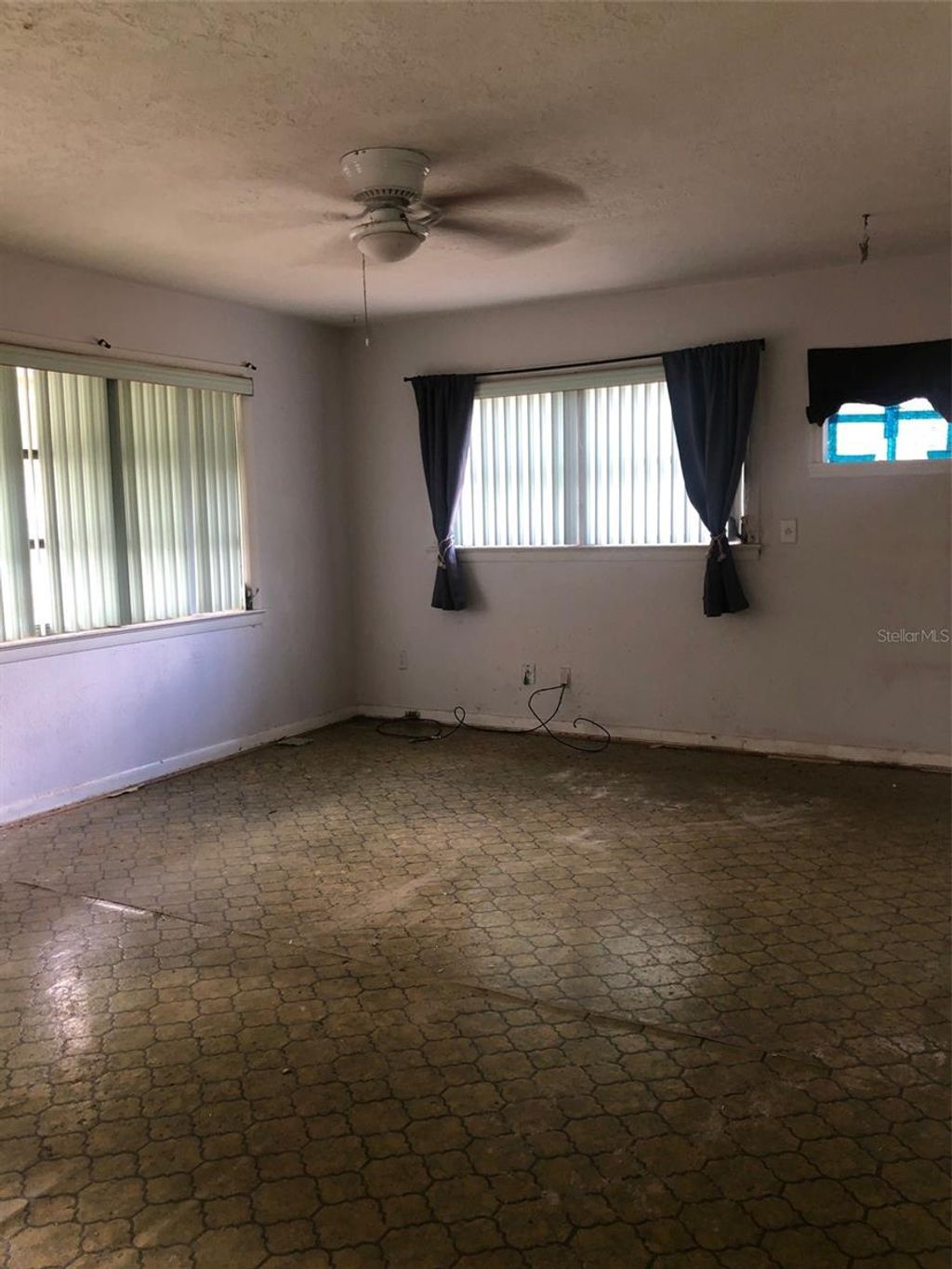 Photo of 2005 Jefferson Avenue, Sanford, FL 32771 (MLS # O6394501)