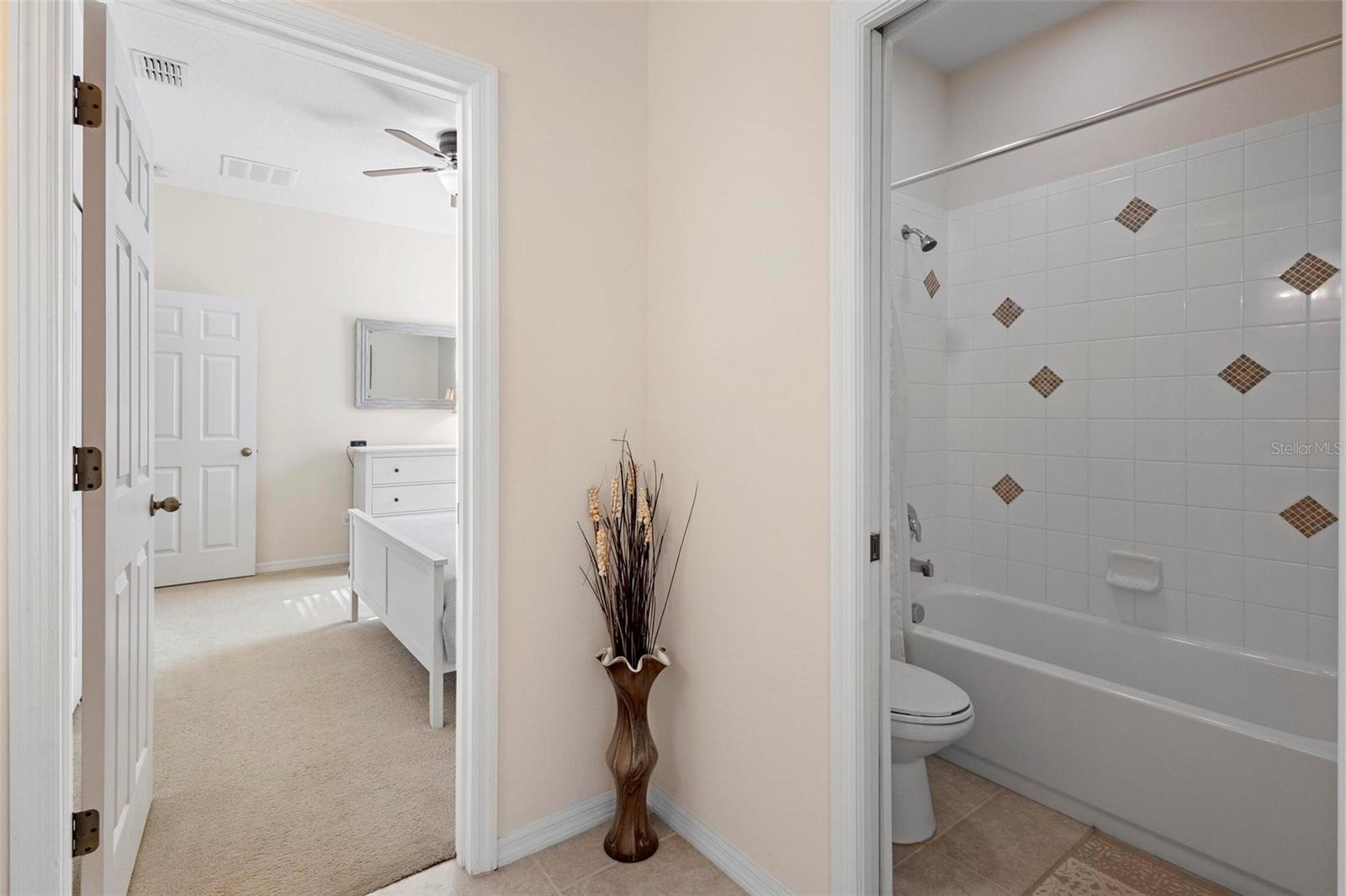 CARRIAGE POINTE A-I & L - Residential Lease