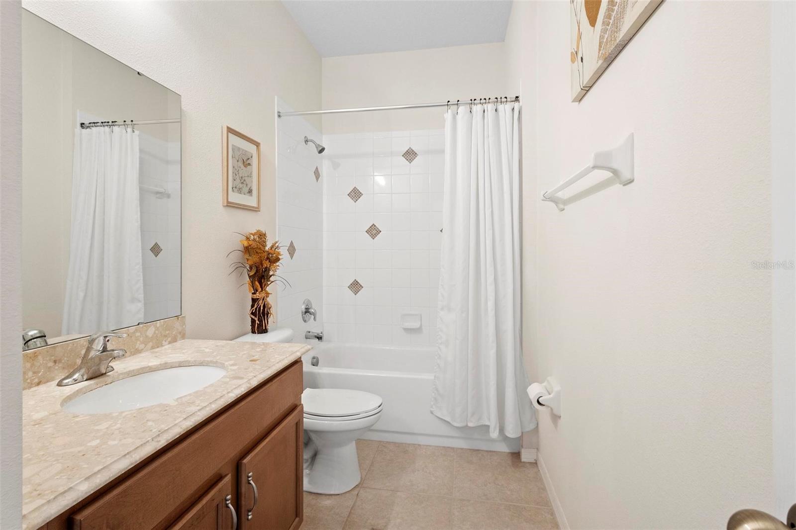 CARRIAGE POINTE A-I & L - Residential Lease