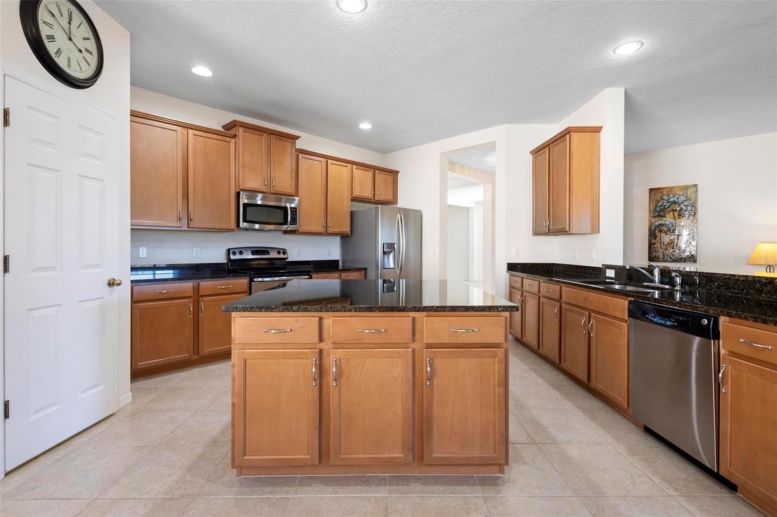 CARRIAGE POINTE A-I & L - Residential Lease