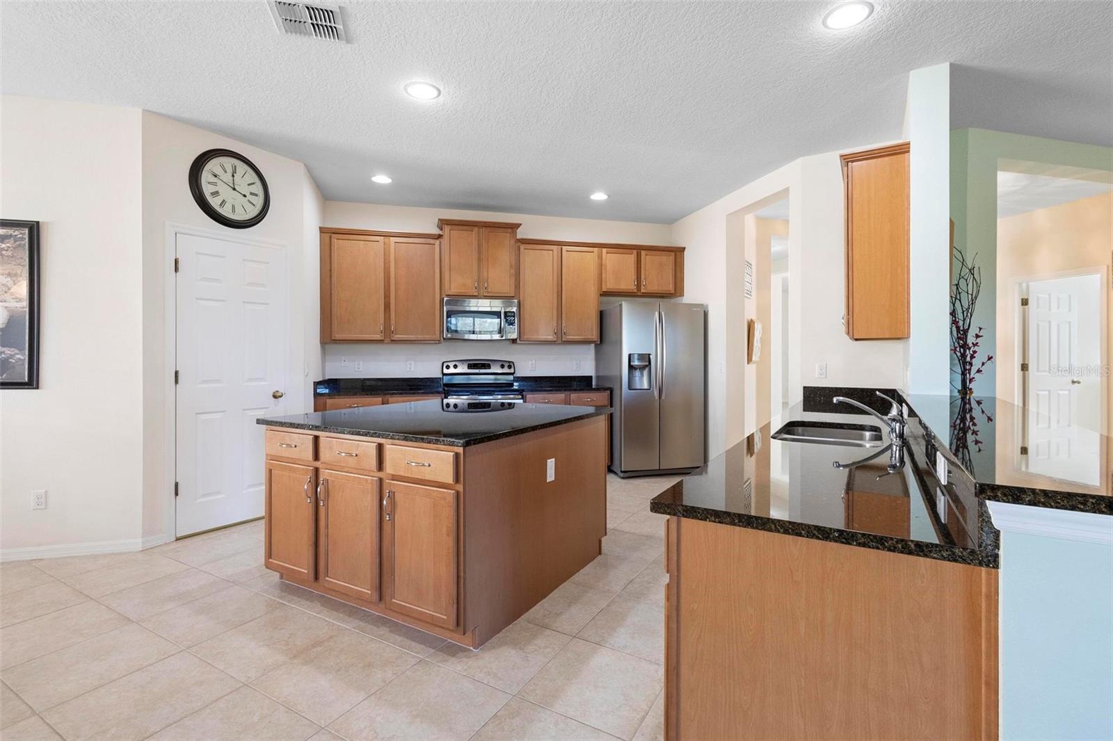 CARRIAGE POINTE A-I & L - Residential Lease