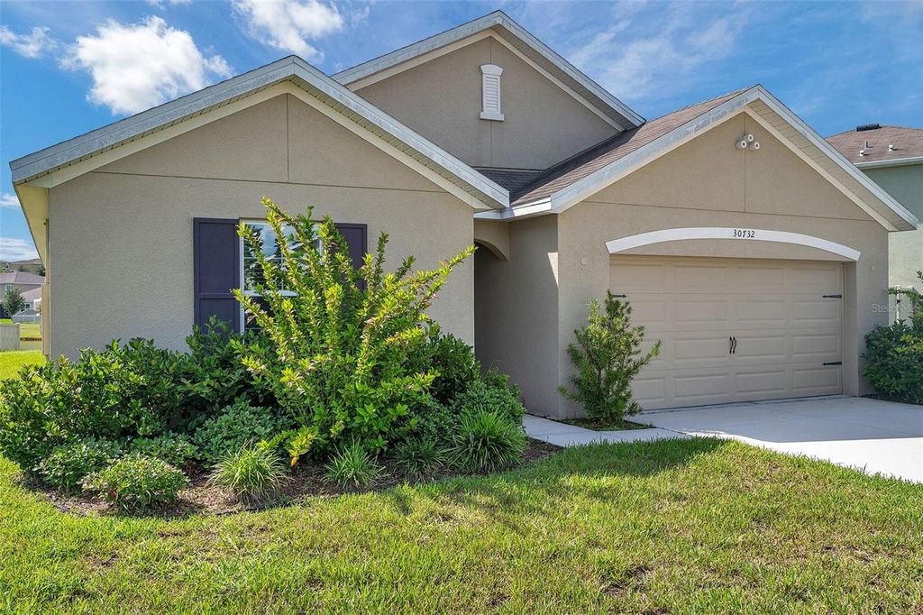 Photo of 30732 Summer Sun Loop, Wesley Chapel, FL 33545 (MLS # TB8401255)