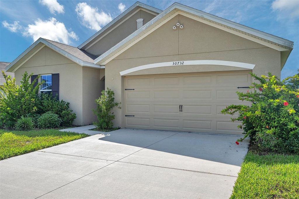 Photo of 30732 Summer Sun Loop, Wesley Chapel, FL 33545 (MLS # TB8401255)