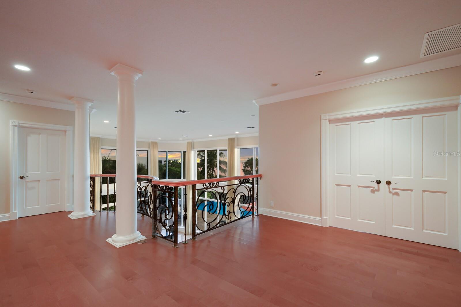 LONGBOAT KEY - Residential