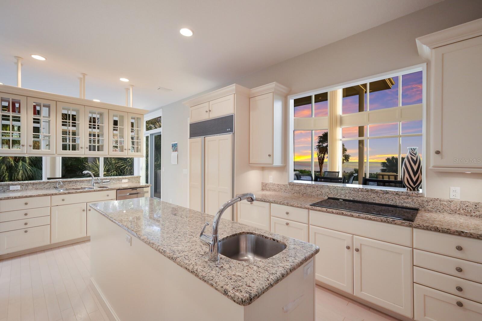 LONGBOAT KEY - Residential