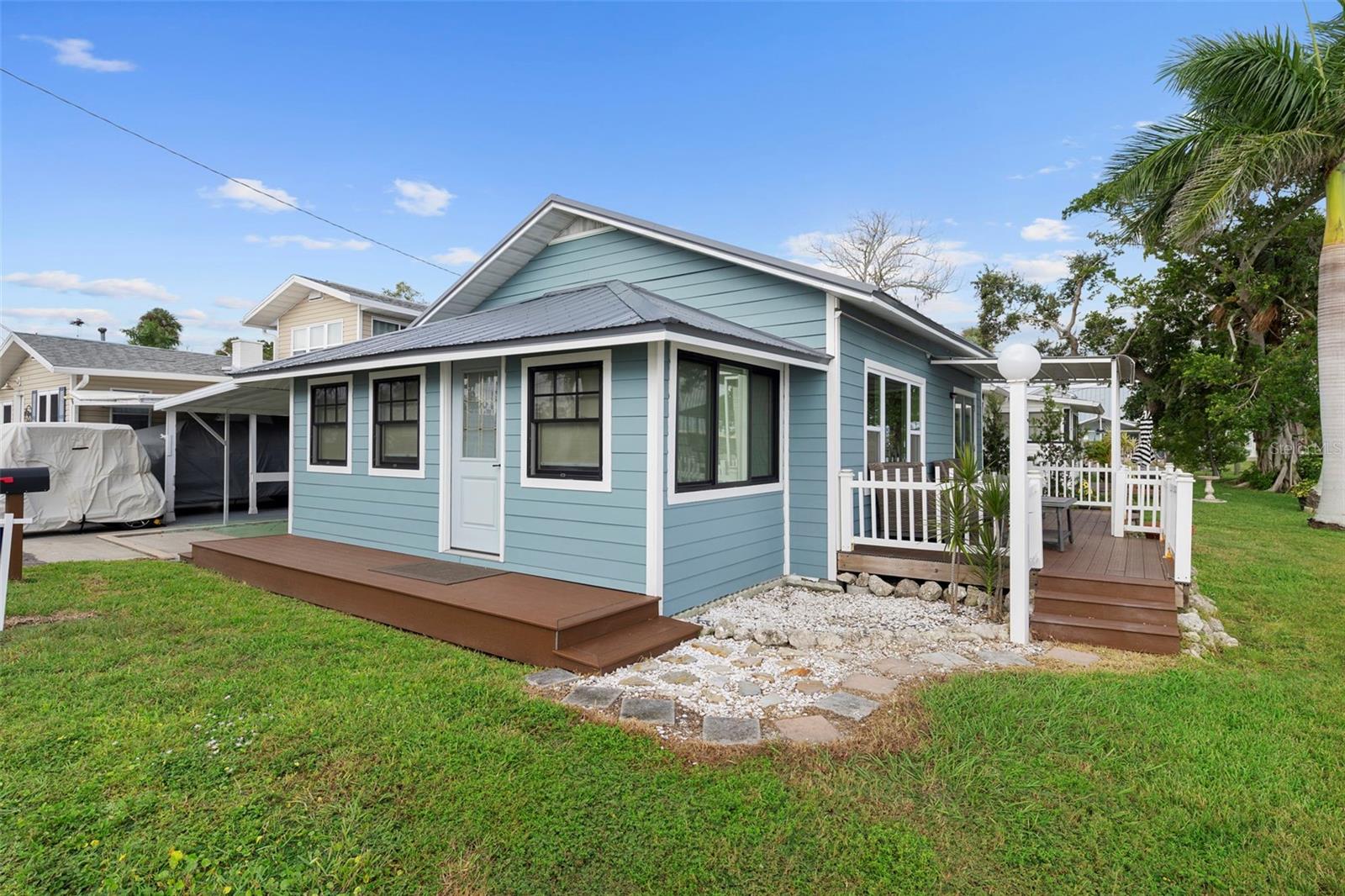 8 PARKVIEW STREET