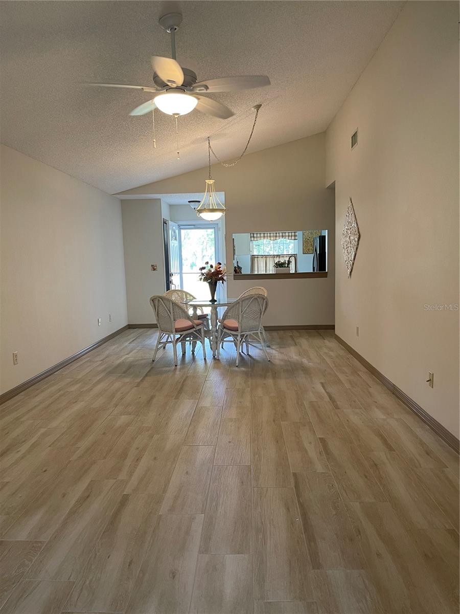 SUMMER TREES UNIT III-D - Residential Lease