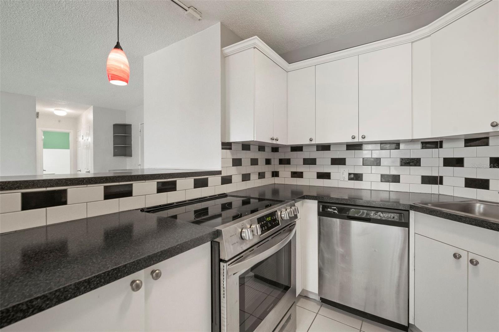 WAVE THE CONDO - Residential