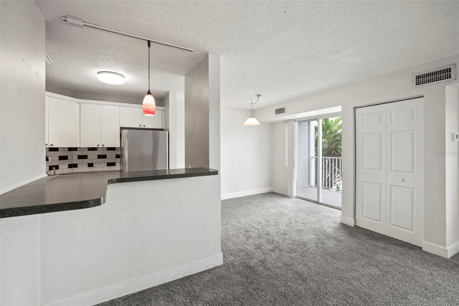 WAVE THE CONDO - Residential