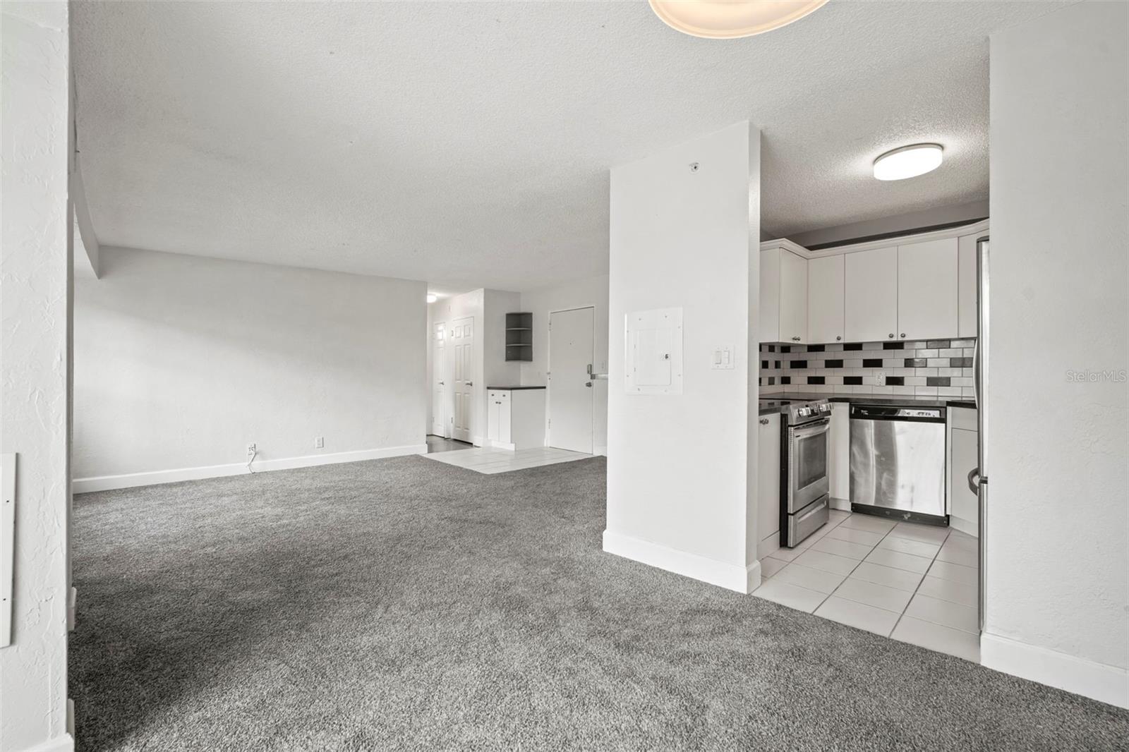 WAVE THE CONDO - Residential