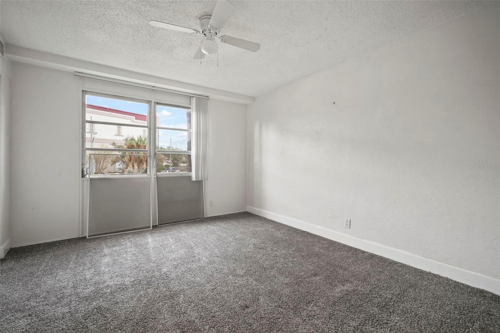 WAVE THE CONDO - Residential