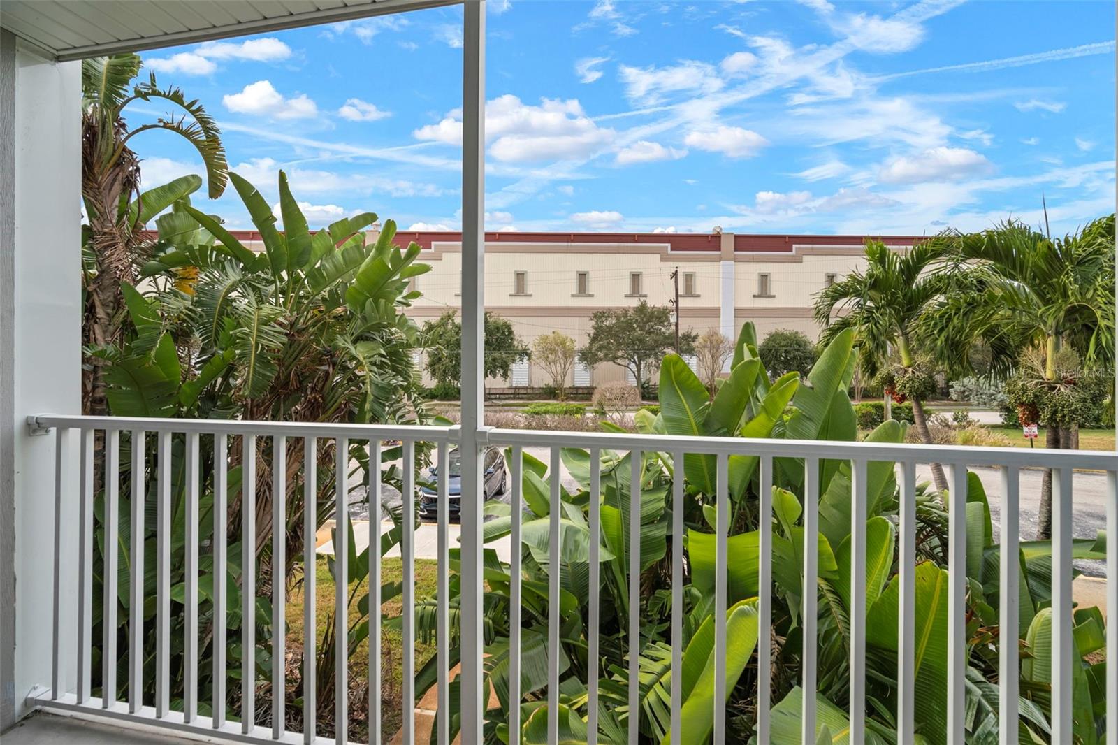 WAVE THE CONDO - Residential