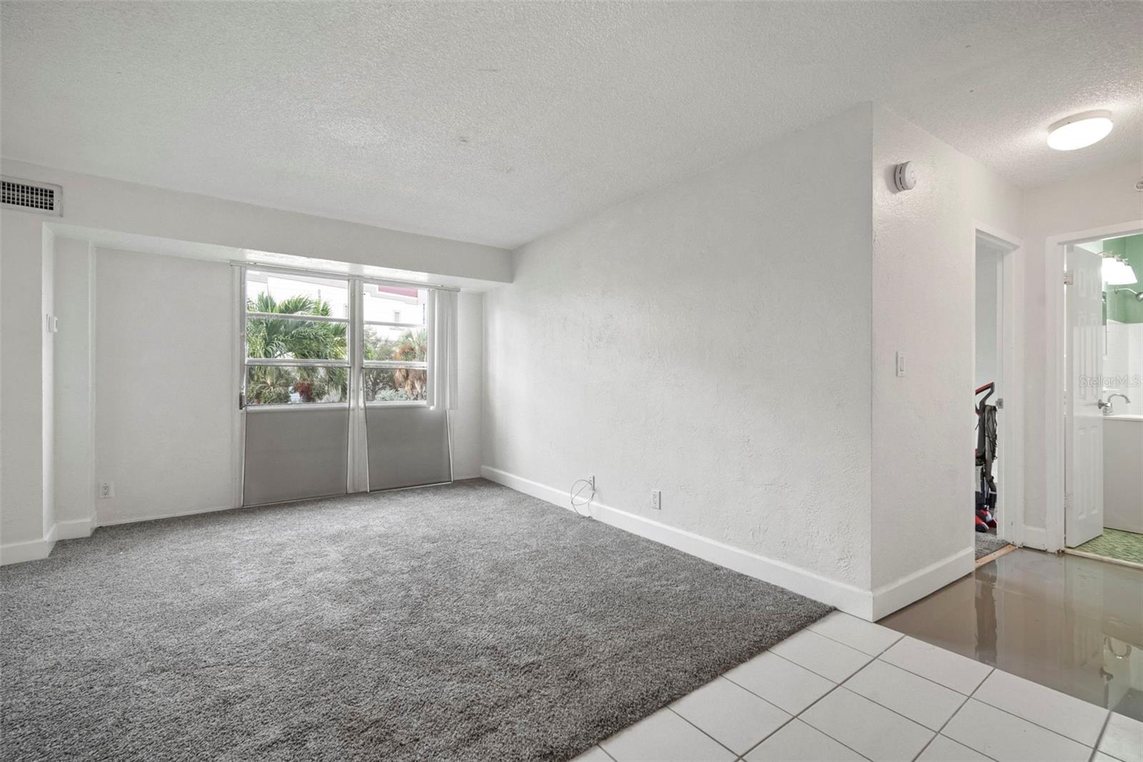 WAVE THE CONDO - Residential