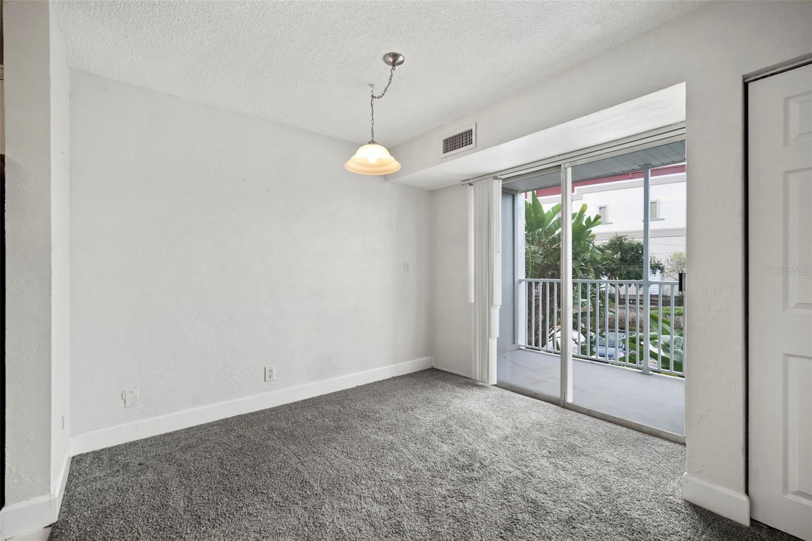 WAVE THE CONDO - Residential