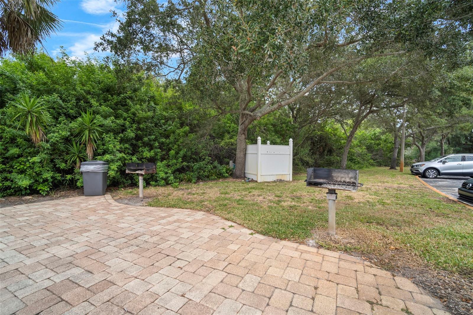 WAVE THE CONDO - Residential