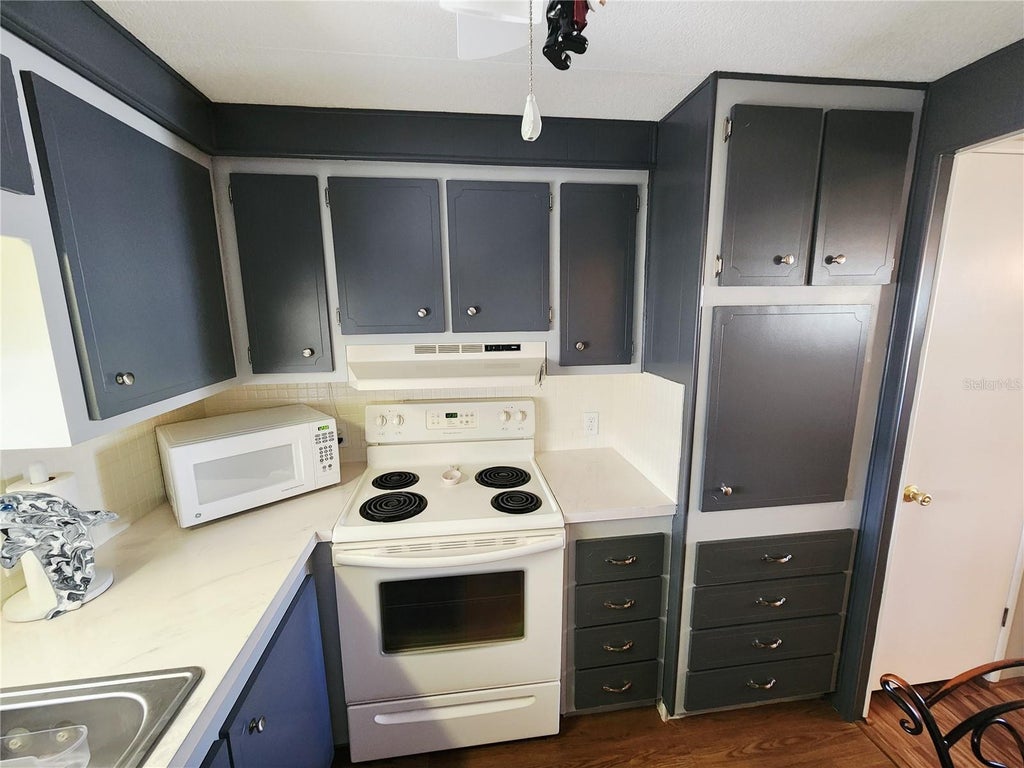 Photo of 808 53rd Avenue E #7, Bradenton, FL 34203 (MLS # A4710739)