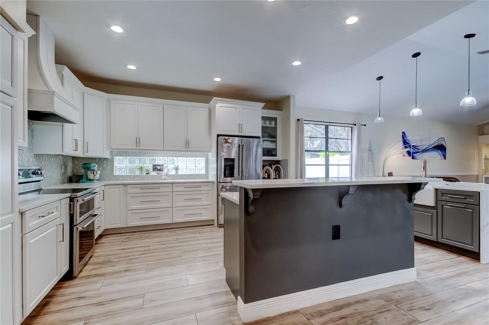 17015 WINNERS CIRCLE