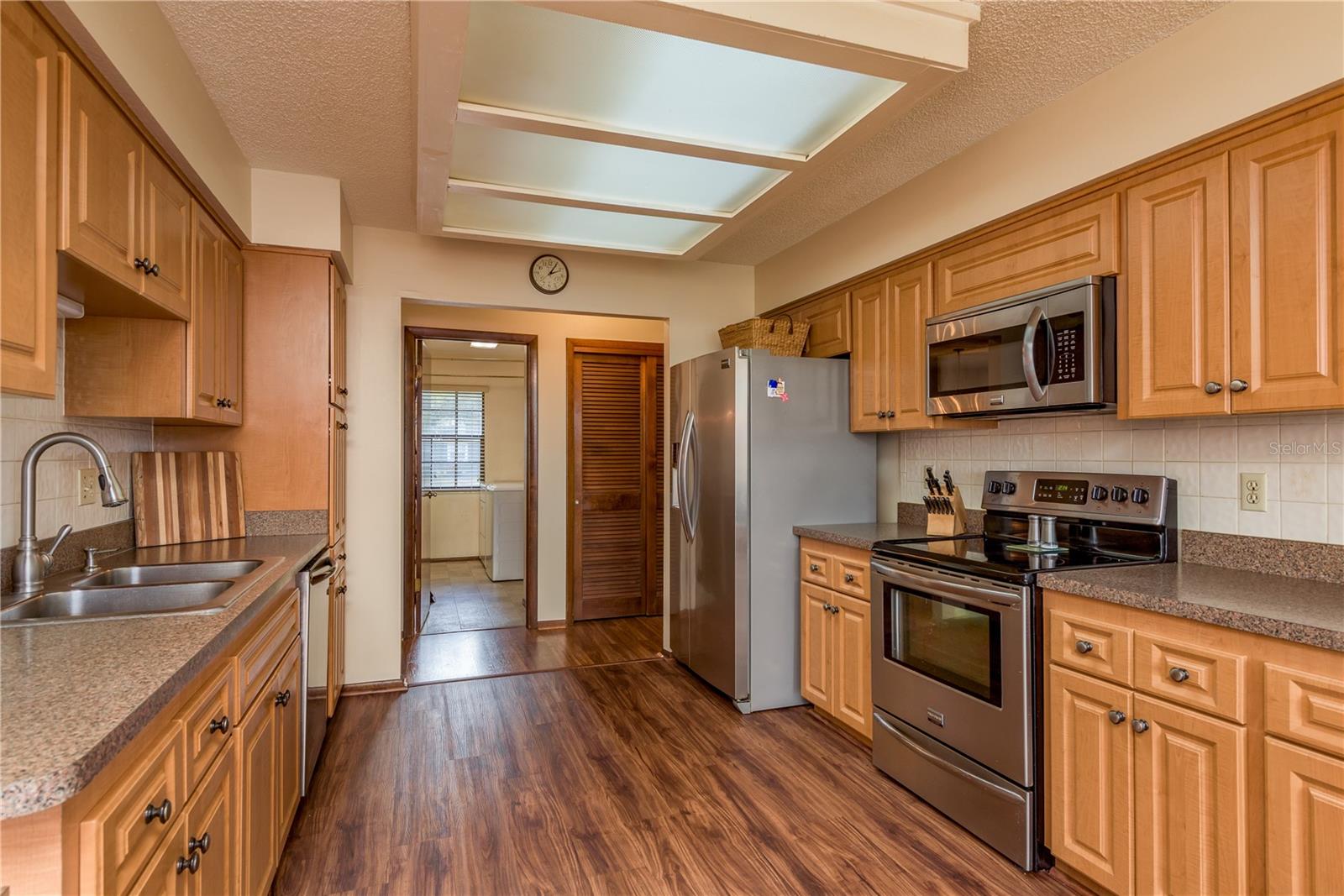 LAKE VIEW VILLAS - Residential