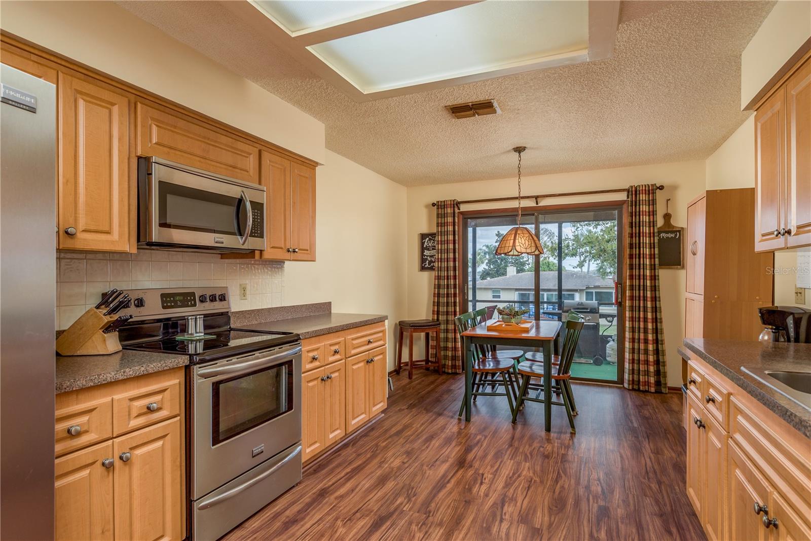 LAKE VIEW VILLAS - Residential