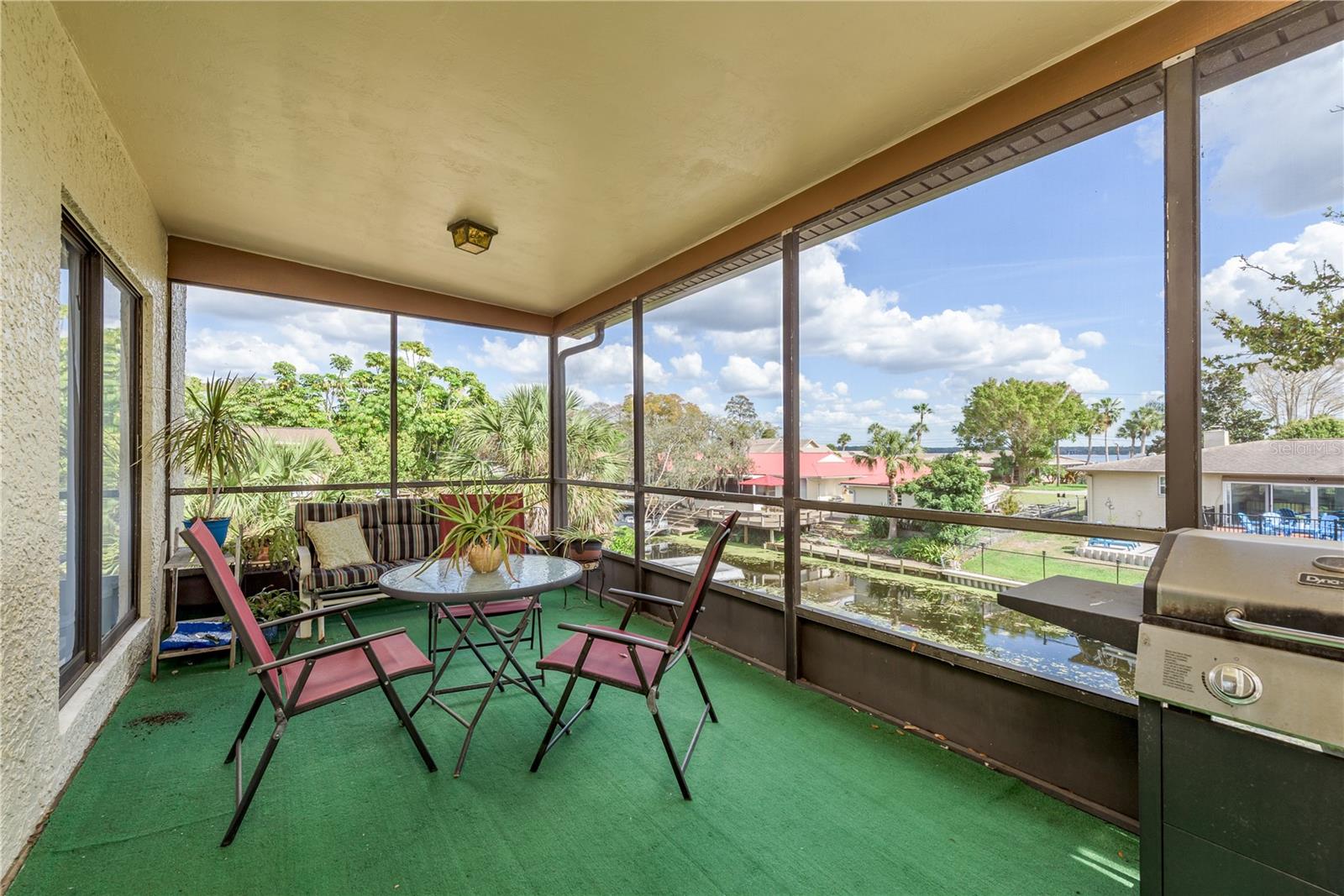 LAKE VIEW VILLAS - Residential