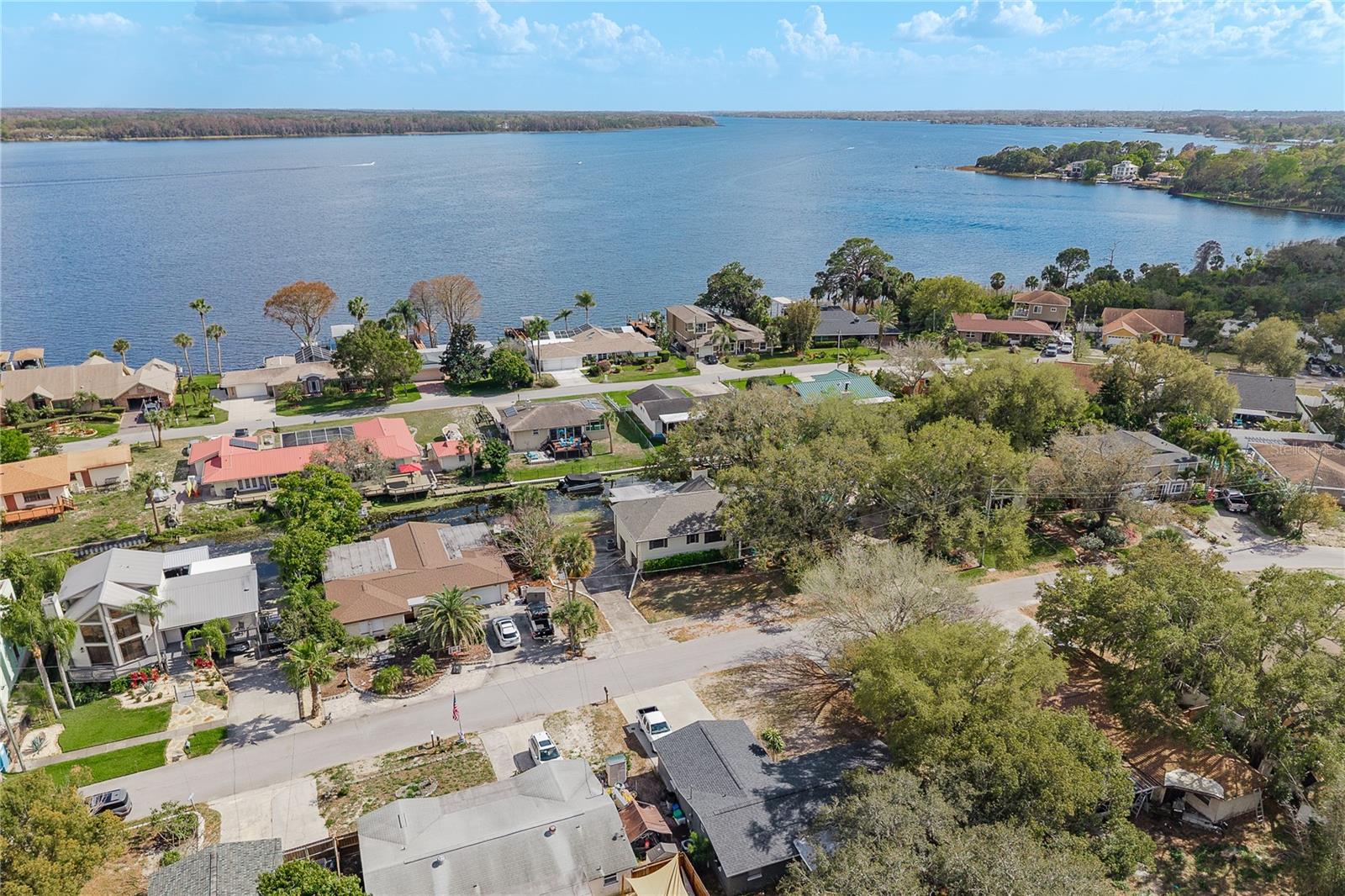 LAKE VIEW VILLAS - Residential