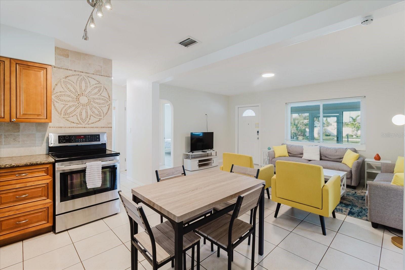 BEACHVIEW GROVE PARK 1ST ADD - Residential