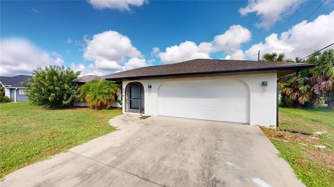 A home in PORT CHARLOTTE