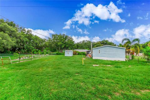 A home in LAKE WALES