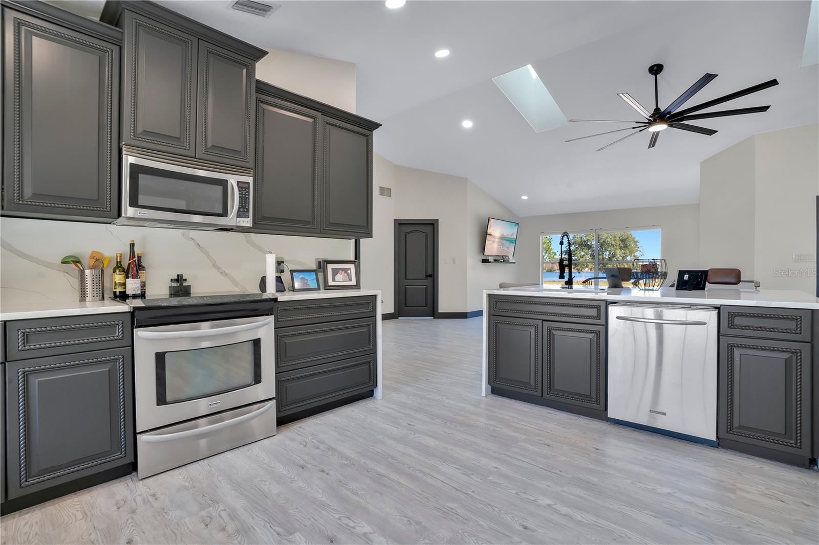 GROVELAND FARMS 30-22-25 - Residential