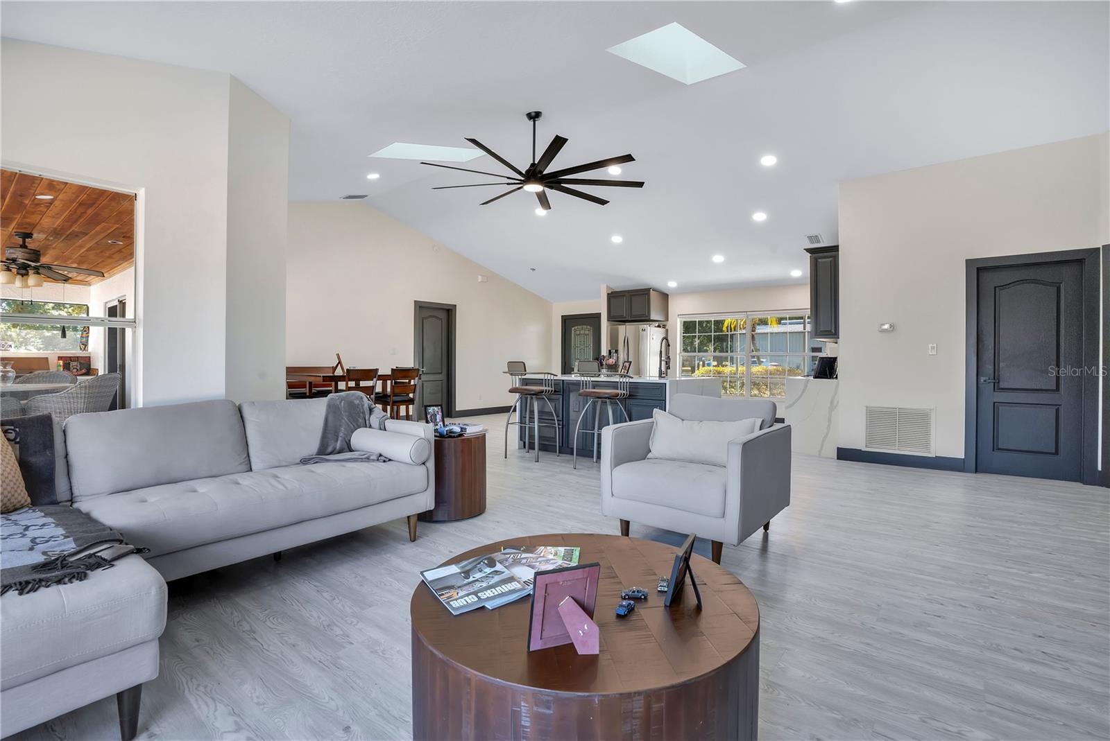 GROVELAND FARMS 30-22-25 - Residential