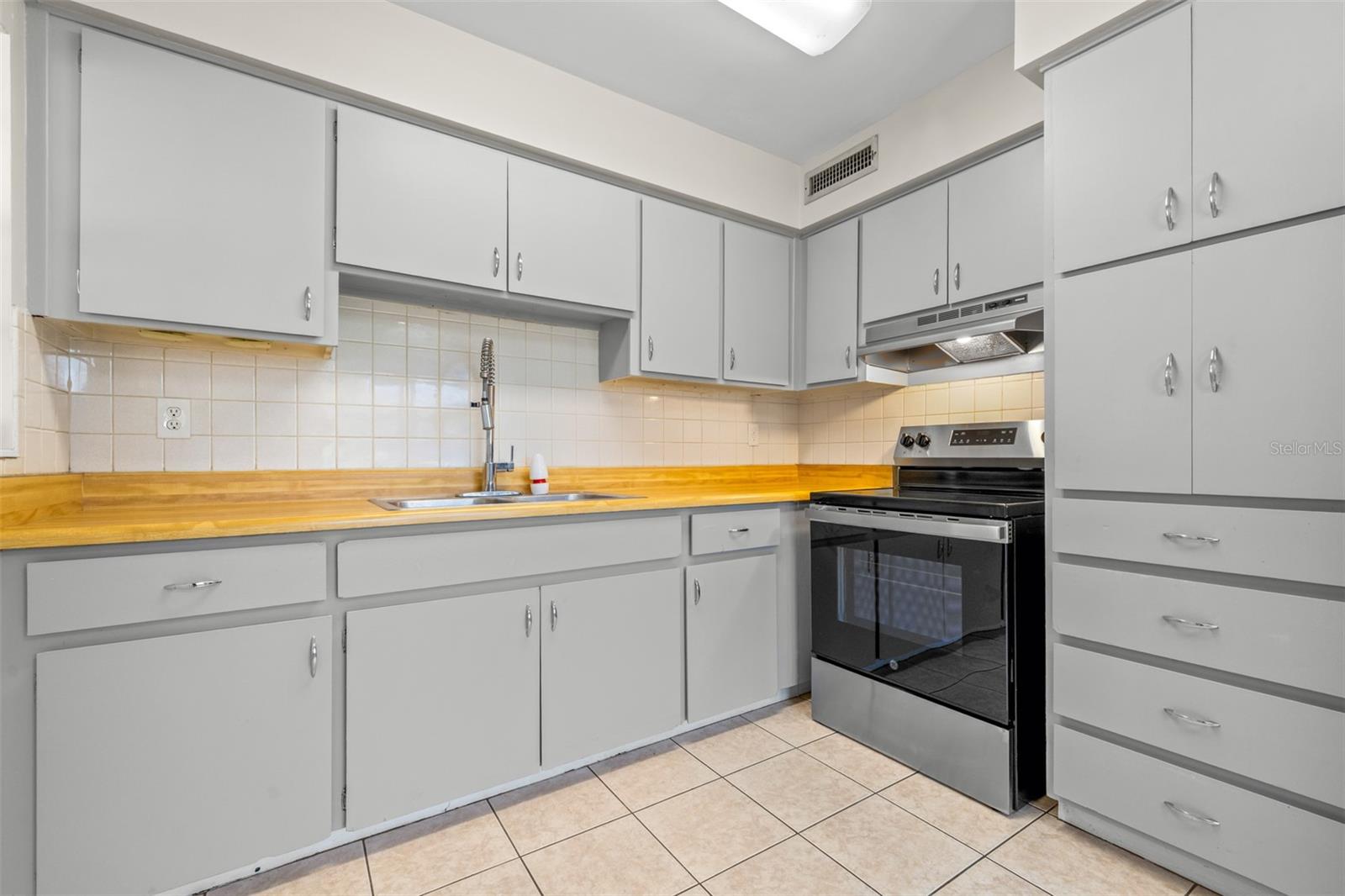 FLORAL GARDENS UNIT 1 - Residential