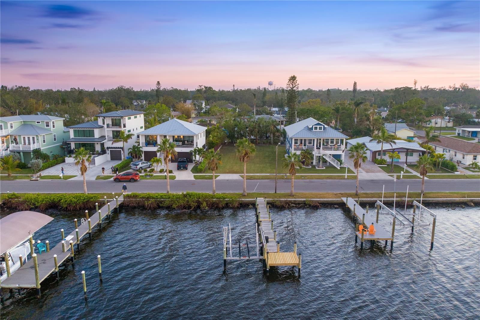 1910 RIVERSIDE DRIVE E, BRADENTON, FL, 34208 4 1910 RIVERSIDE DRIVE E