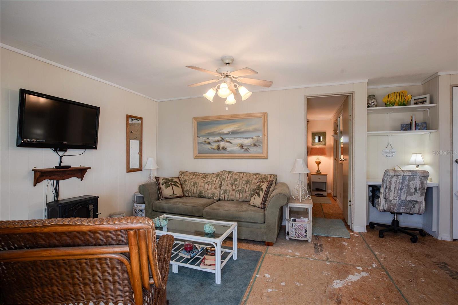 HOLIDAY MOBILE ESTATES - Residential