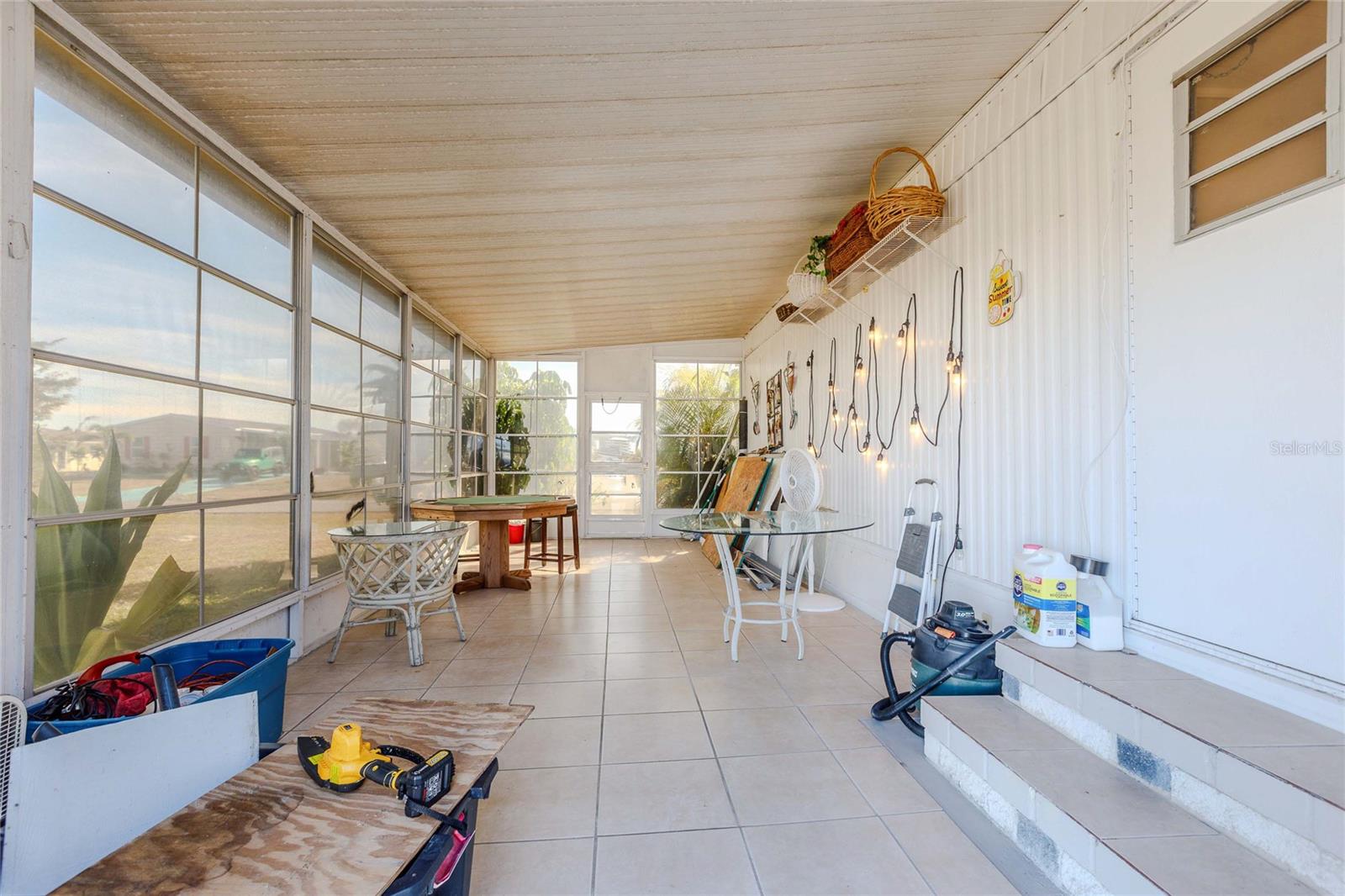 HOLIDAY MOBILE ESTATES - Residential