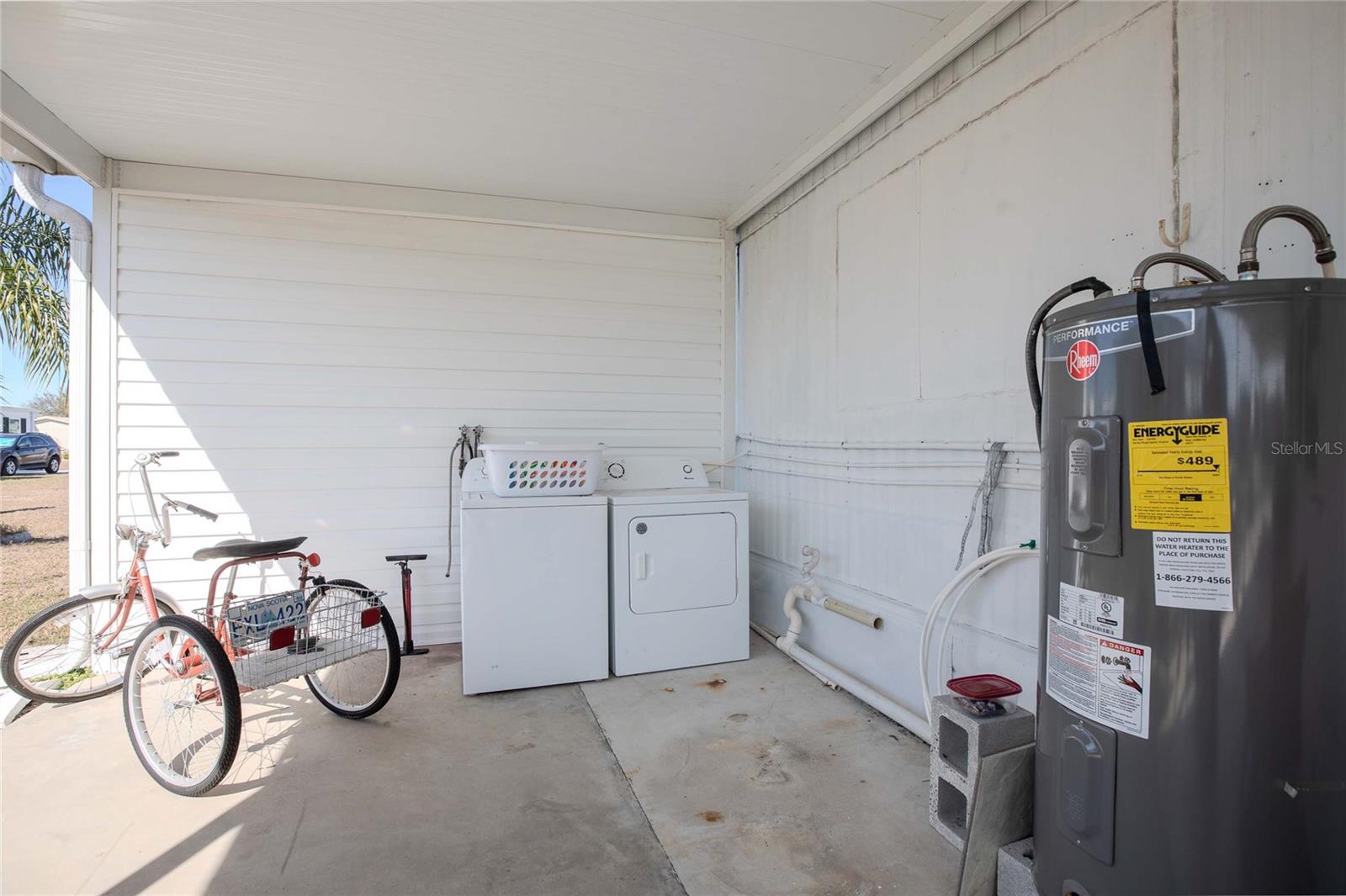 HOLIDAY MOBILE ESTATES - Residential