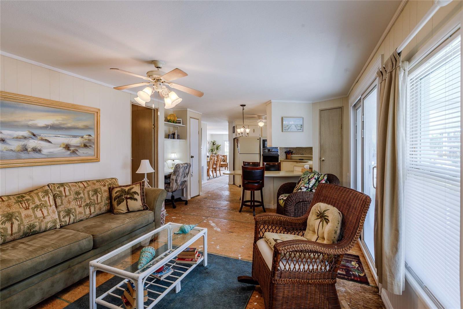 HOLIDAY MOBILE ESTATES - Residential