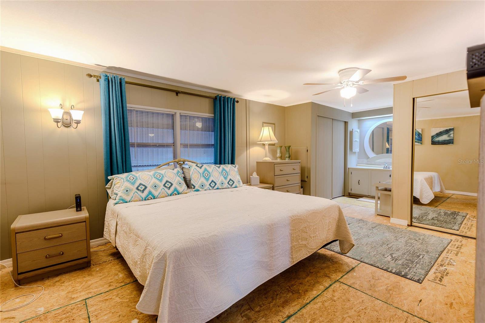 HOLIDAY MOBILE ESTATES - Residential